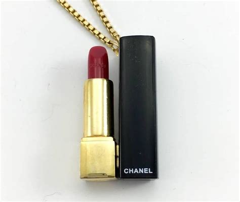 chanel lipstick necklace